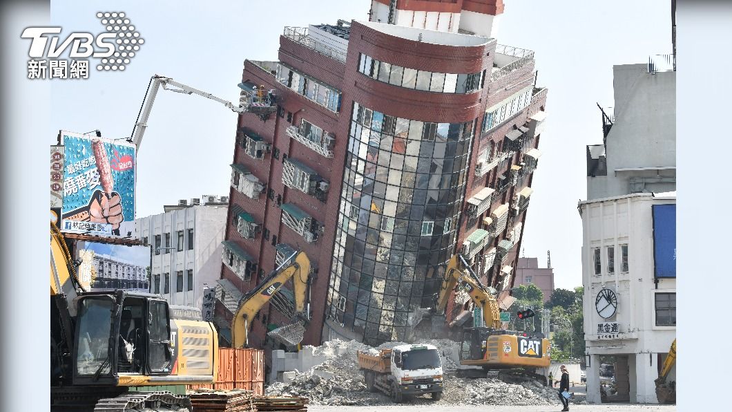 Demolition begins in Hualien following 7.2 magnitude earthquake (TVBS News)