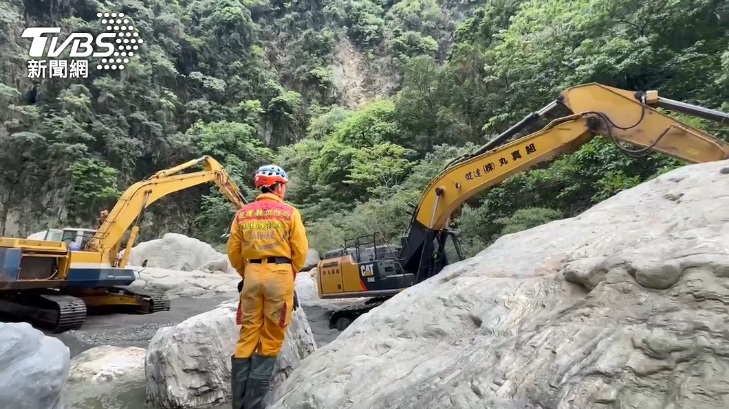 Hualien quake: Search and rescue efforts uncover more victims (TVBS News)