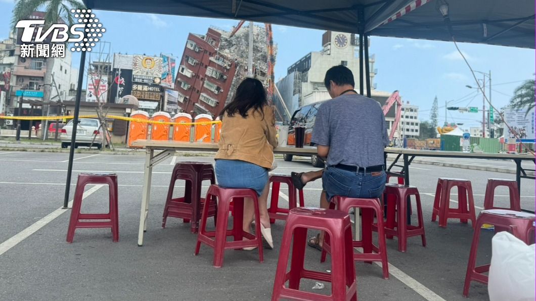 Lost memories: Residents watch as homes torn down in Hualien (TVBS News)