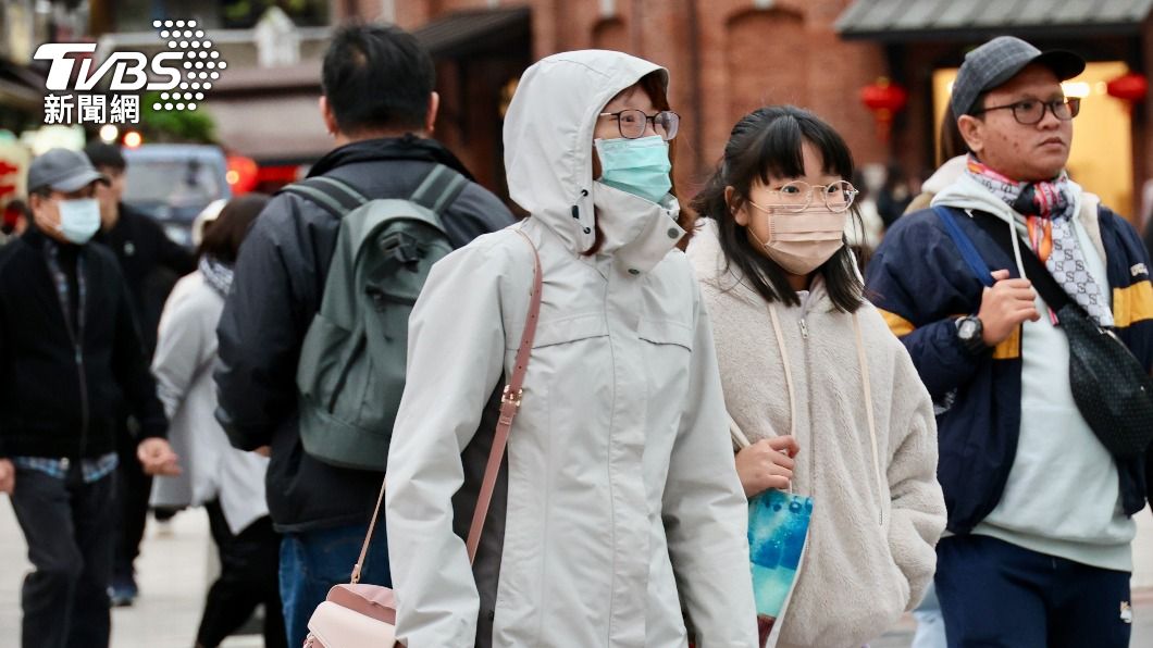Northeast monsoon brings temperature drop to northern Taiwan (TVBS News)