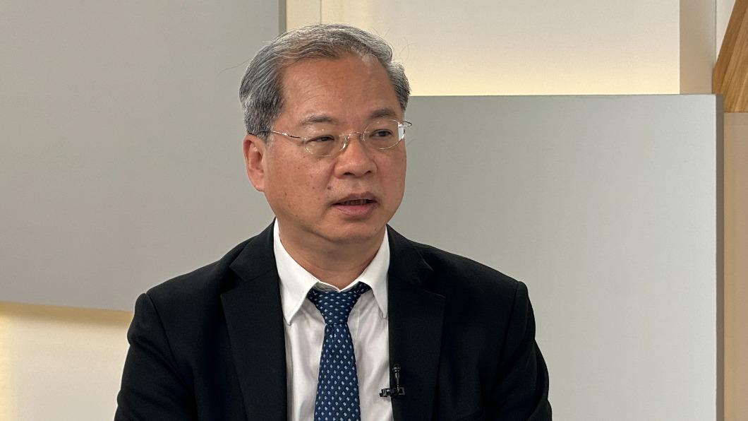 Executive Yuan halts planned pay raise for contract workers (Yahoo TV via TVBS News)