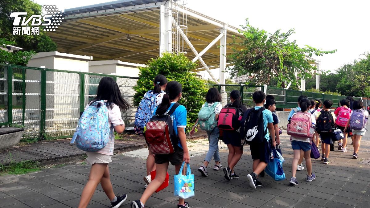 School construction challenges summer childcare in Taipei (Shutterstock)