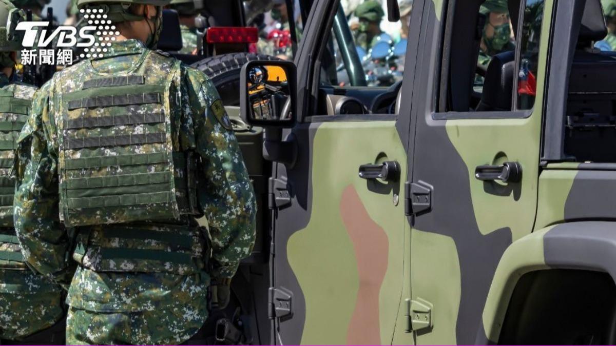 Taiwan army captain caught with ammo at Kaohsiung Airport (Shutterstock)