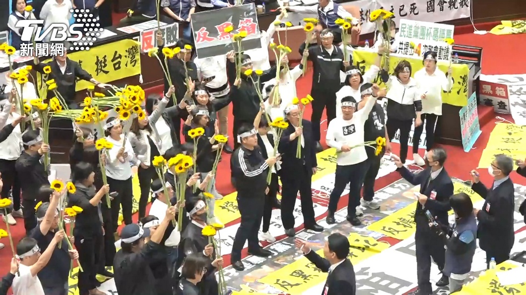KMT addresses legislative reform controversy at press event (TVBS News)