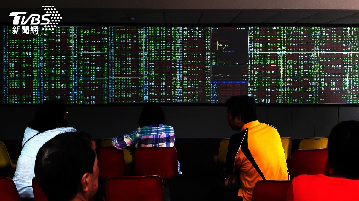 TSMC stock hits record high, boosts Taiwan index (Shutterstock)