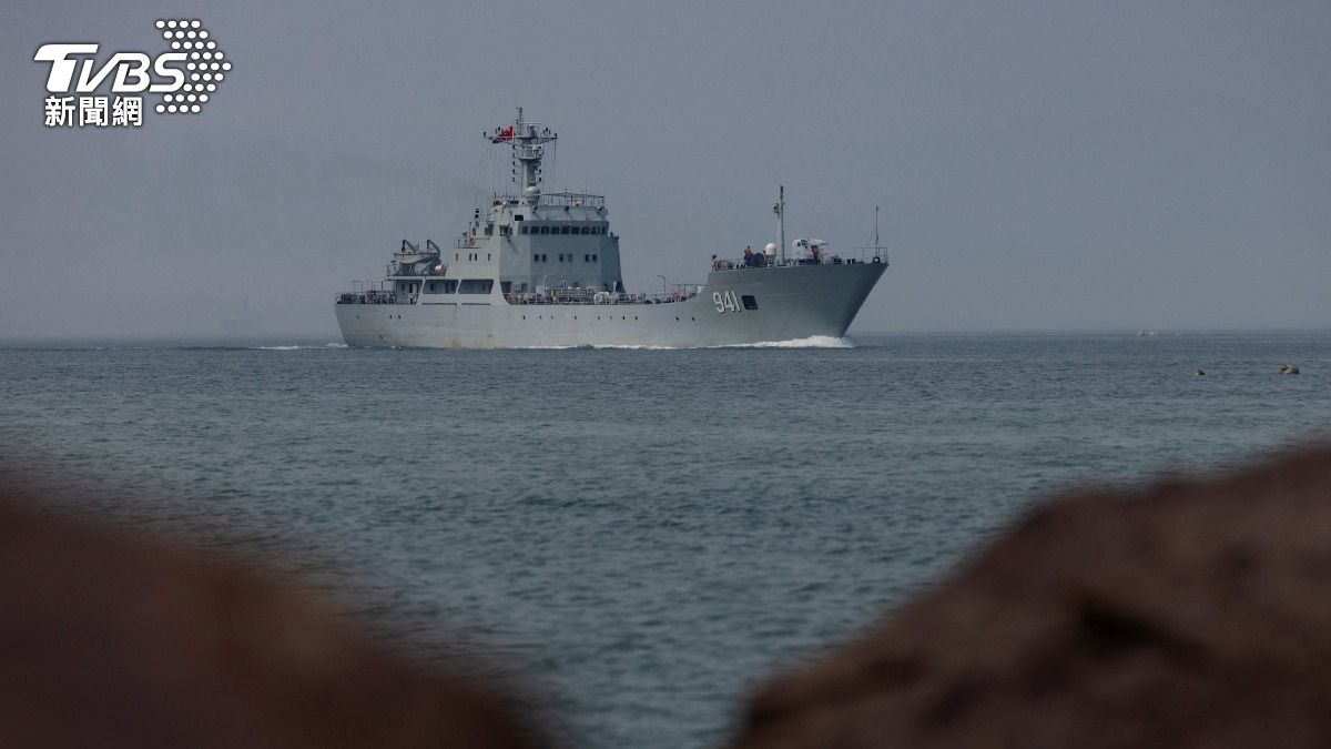 Chinese military crosses Taiwan Strait Median Line (AP)