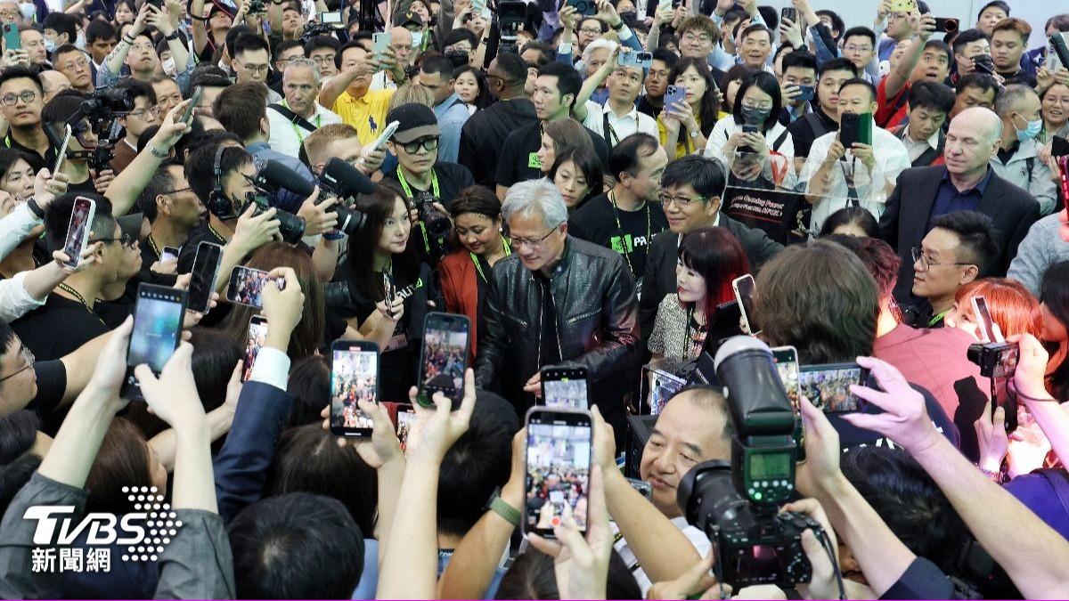 Reuters: NVIDIA CEO sparks ’Jensanity’ during Taiwan visit (TVBS News)
