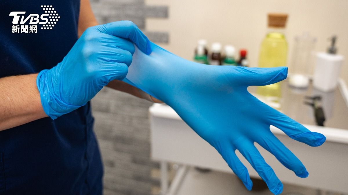 Excessive plasticizers found in gloves, recall issued (Shutterstock/For illustration purposes only)