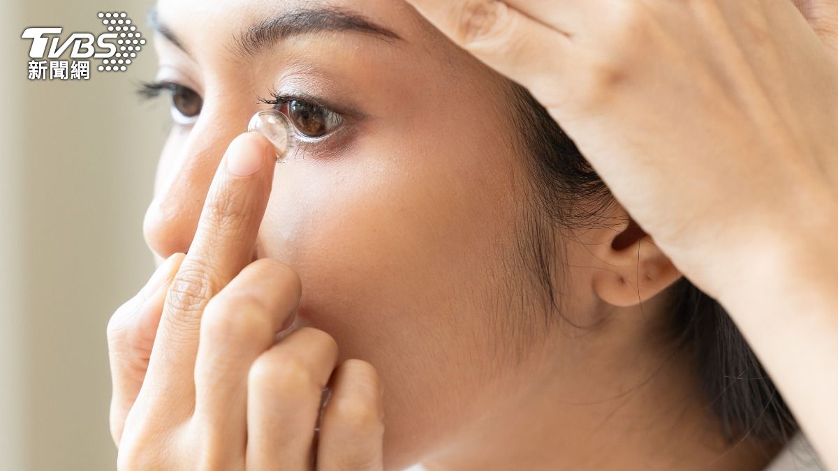 FDA recalls 360 boxes of Alcon contact lenses in Taiwan (Shutterstock)
