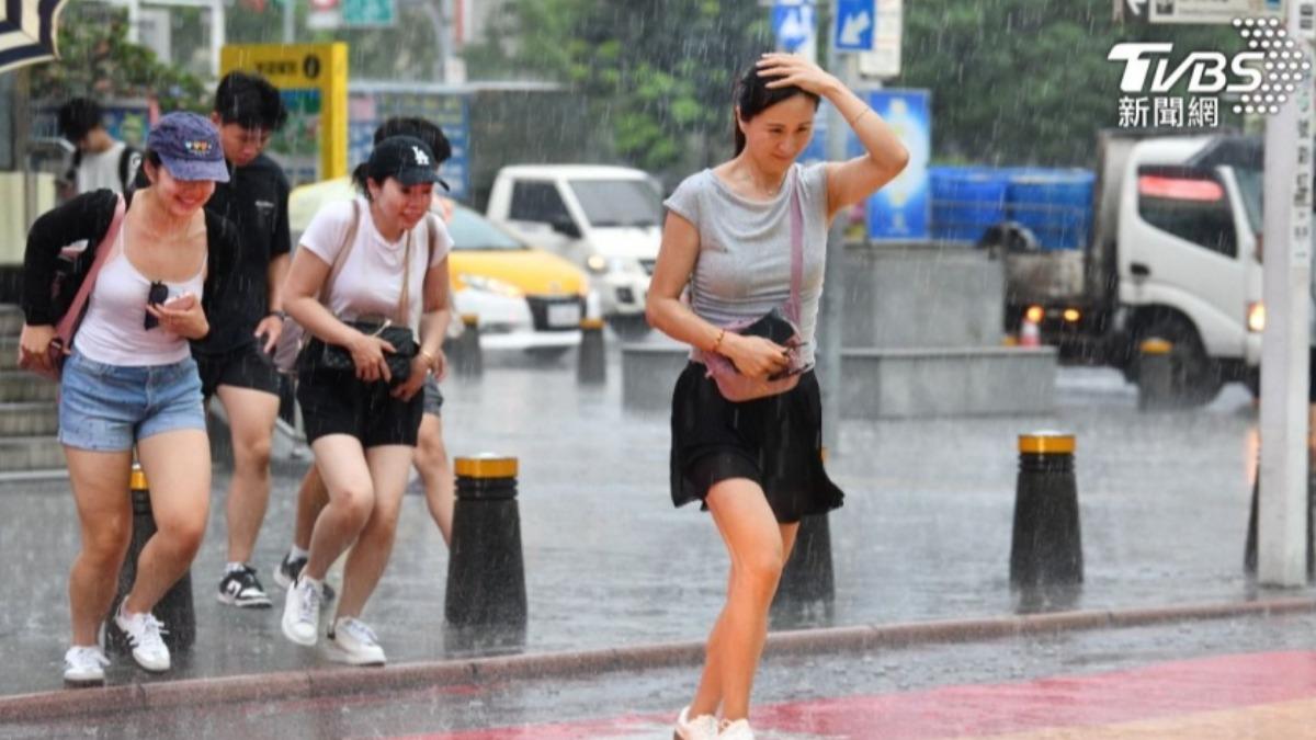 High temperatures, storms to hit Taiwan, CWA advises caution (TVBS News)