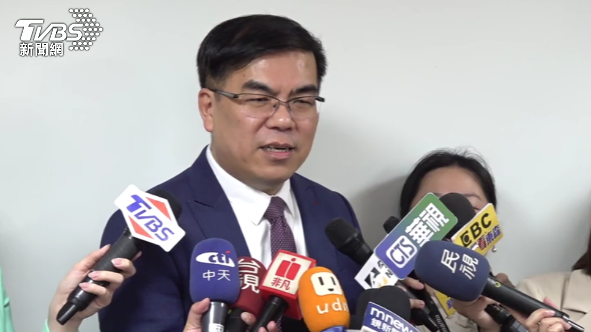 Minister urges science-based talks on carbon fee policy (TVBS News)