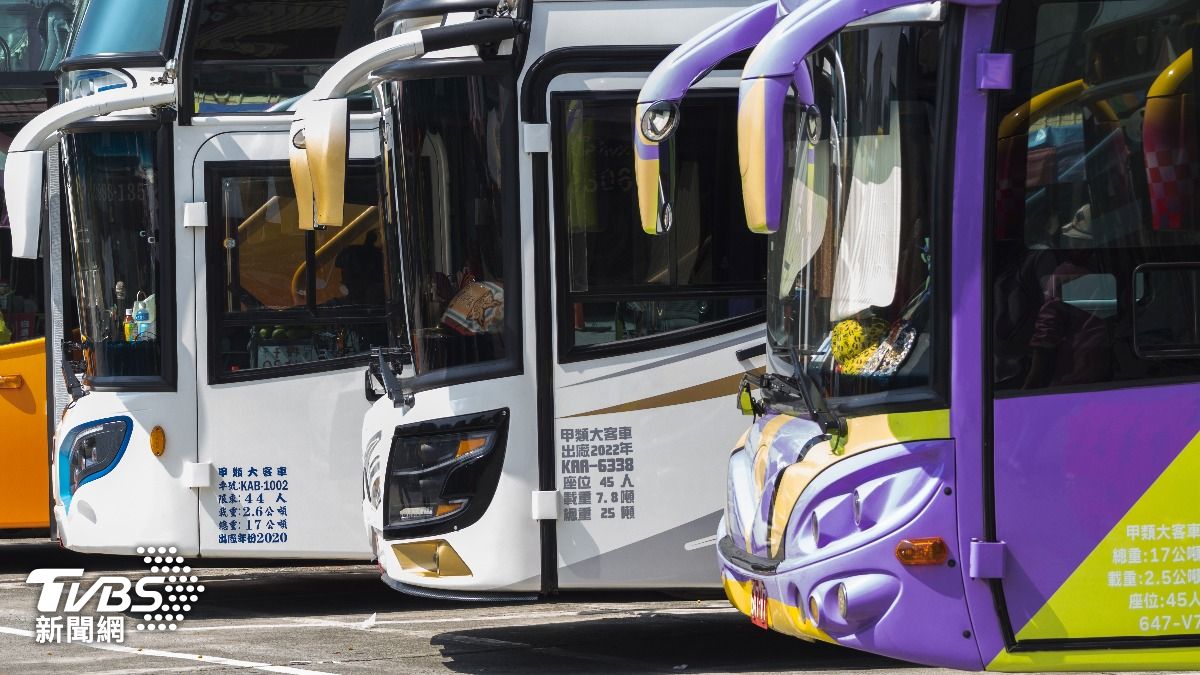 Driver fatigue concerns rise as Taiwan finds labor violations (Shutterstock)