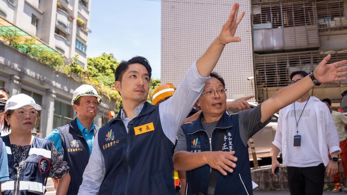 Taipei mayor explains premature typhoon announcement blunder (Courtesy of Chiang Wan-an/Facebook)