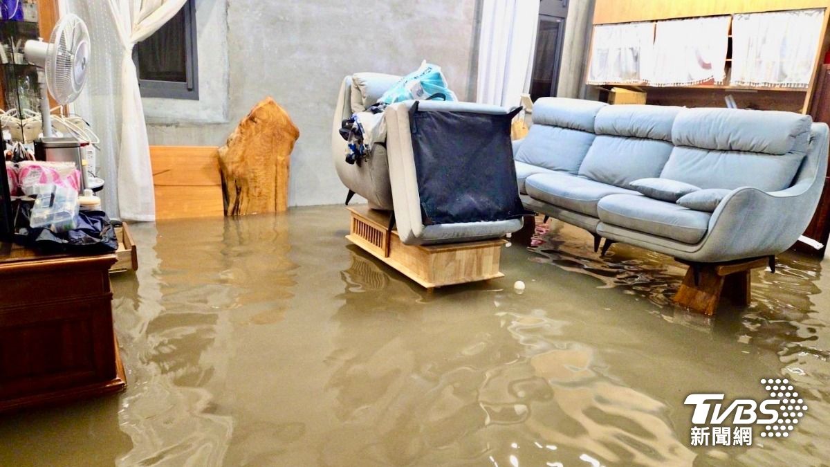 Typhoon Gaemi hits Yilan, causing severe floods, evacuations (TVBS News)