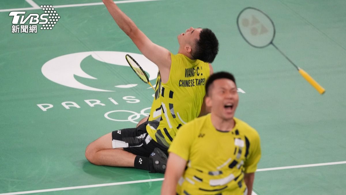 Taiwan badminton stars best Denmark in Paris Olympics (AP)
