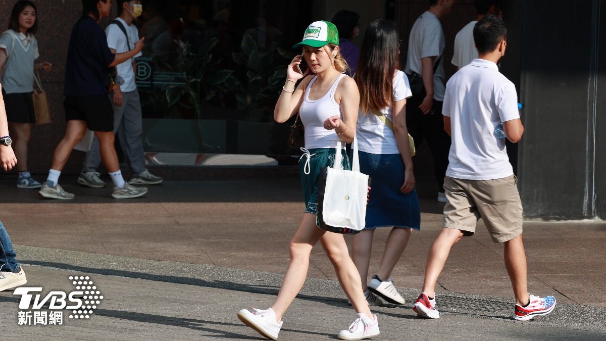 Taiwan braces for scorching weekend: CWA (TVBS News)
