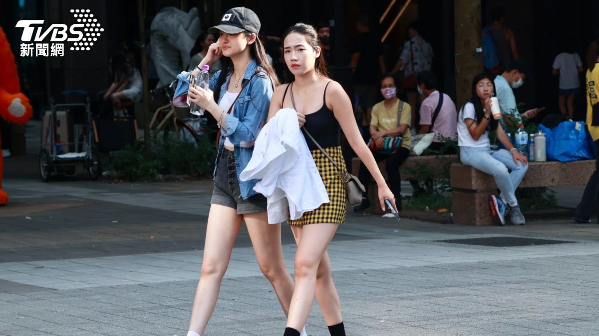 Taiwan braces for high temperatures, CWA warns (TVBS News)