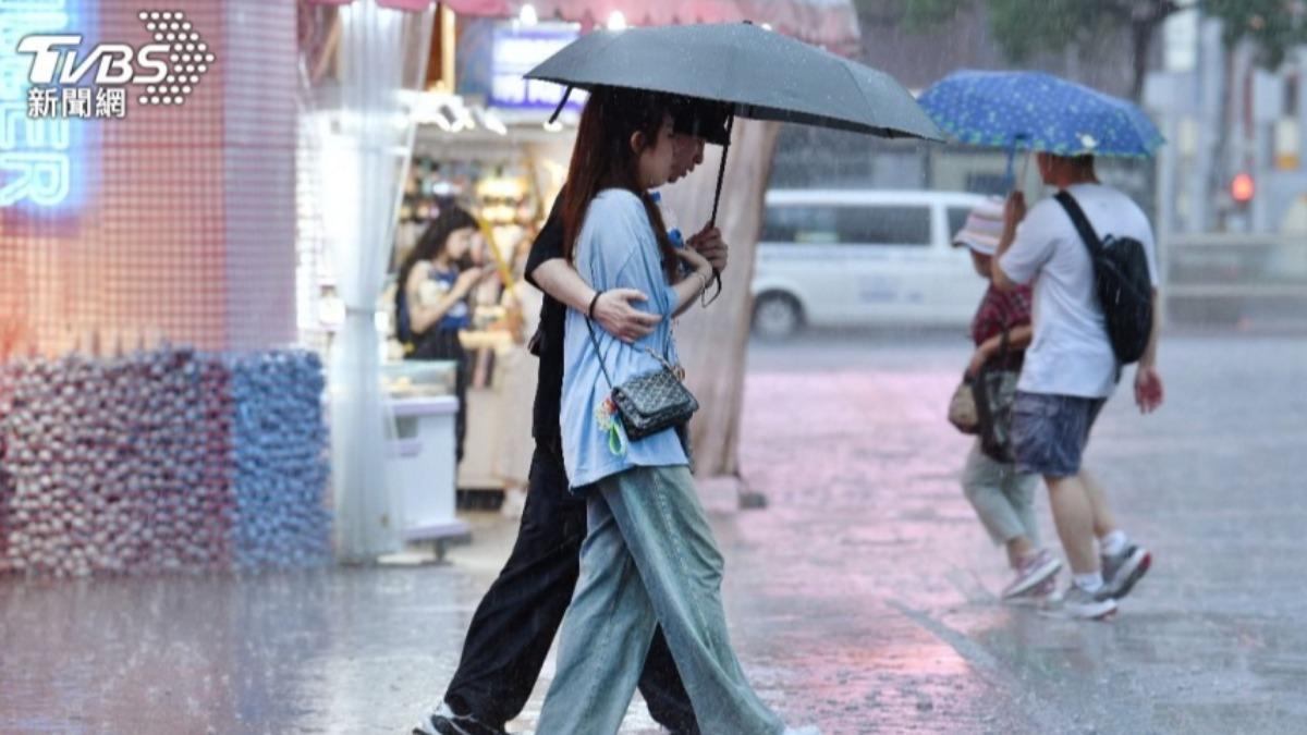 Taiwan faces unstable weather due to low-pressure system (TVBS News)