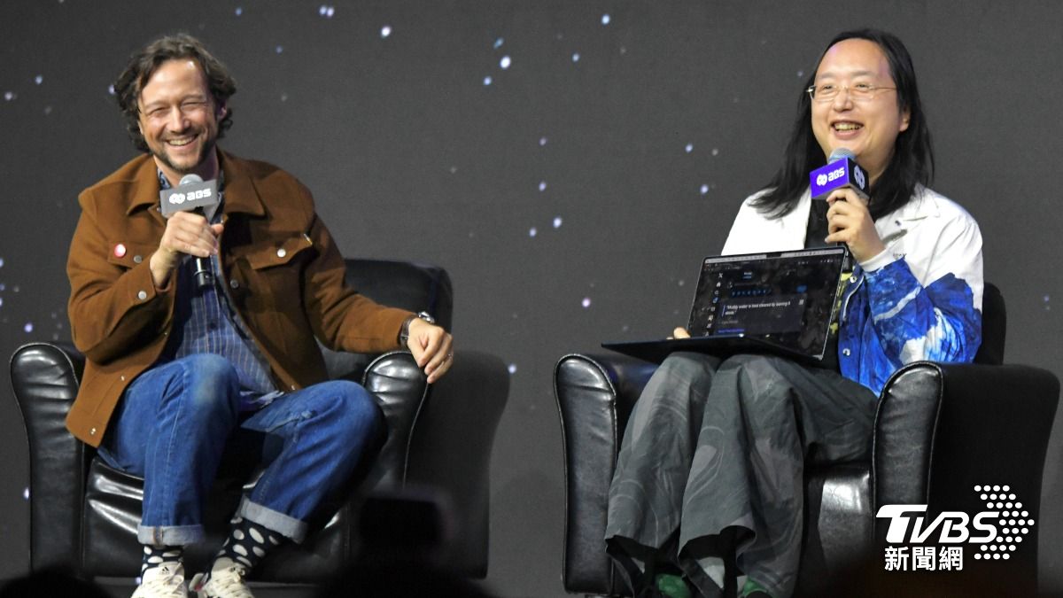 Gordon-Levitt speaks at Asia Blockchain Summit in Taipei (TVBS News)