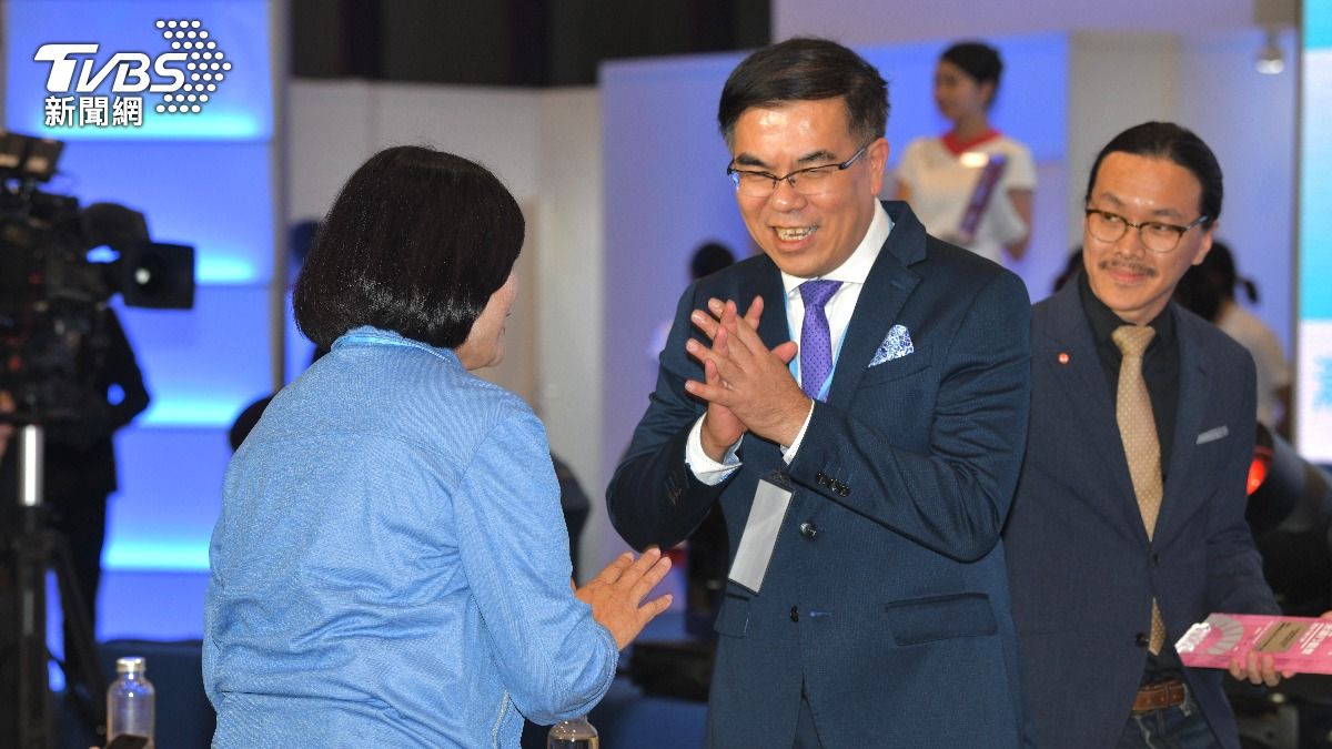 Environment minister vows efficient use of carbon funds (TVBS News)