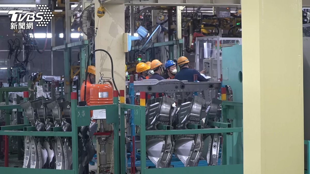 Taiwan’s economy stays in ’yellow-red’ (TVBS News)