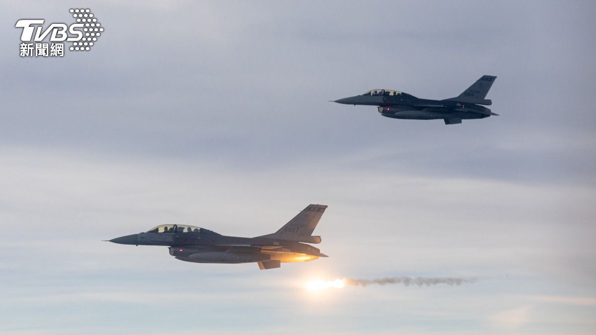 President Lai honors athletes with F-16 fighter jet tribute (TVBS News)