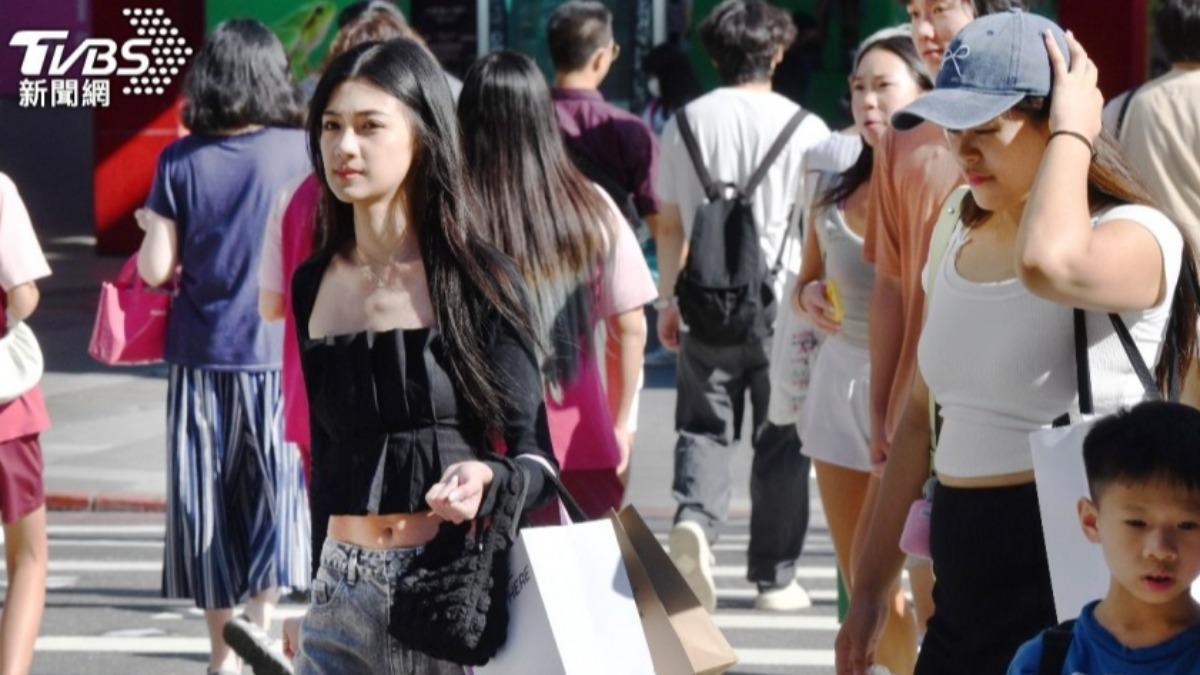 Taiwan sees sunny skies with chances of afternoon storms (TVBS News)