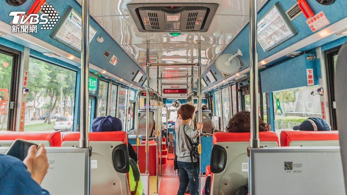 Taipei reviews bus fare hikes amid rising costs (Shutterstock)