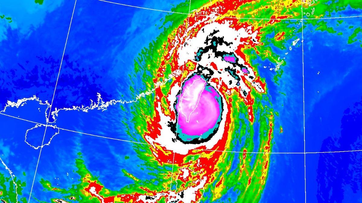 Typhoon Kong-rey weakens, may downgrade by 5 p.m. today (Courtesy of CWA)