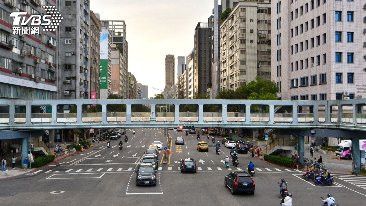 Cultural value lacking, Taipei bridge set for demolition (TVBS News)