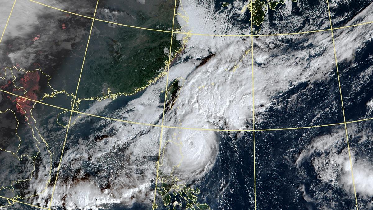 Typhoon Yinxing heads toward South China Sea (Courtesy of CWA)