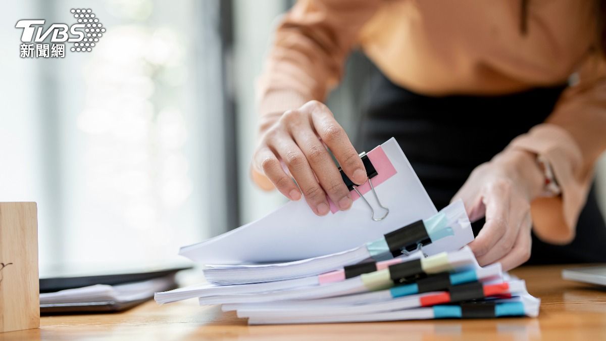 Taiwan expands job support measures (Shutterstock)