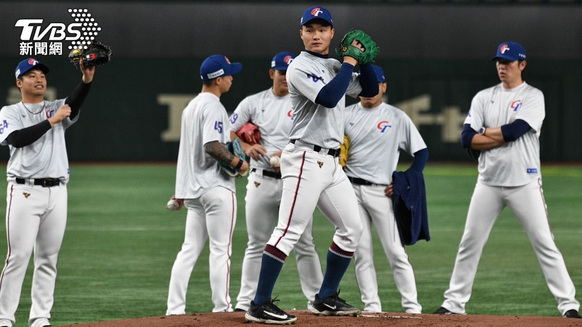 Taiwan faces U.S. in crucial WBSC Premier 12 matchup (TVBS News)