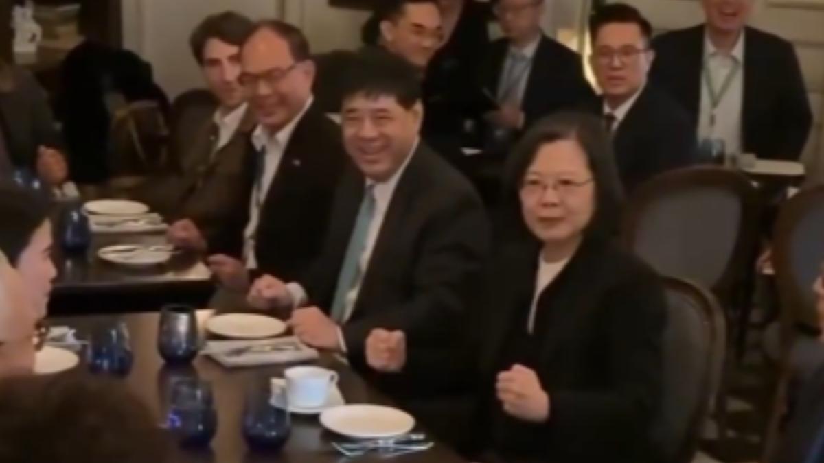 Tsai Ing-wen celebrates Taiwan’s Premier12 victory in Canada (Tsai Ing-wen/Threads)