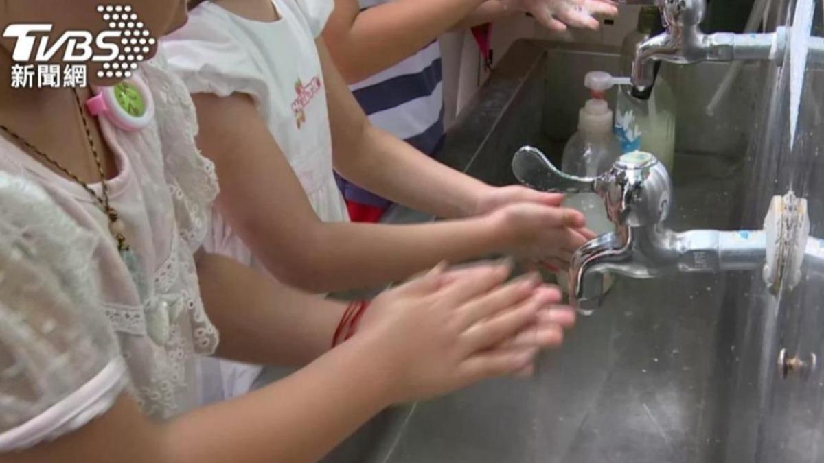 Taipei reports highest enterovirus cases in a decade (TVBS News)