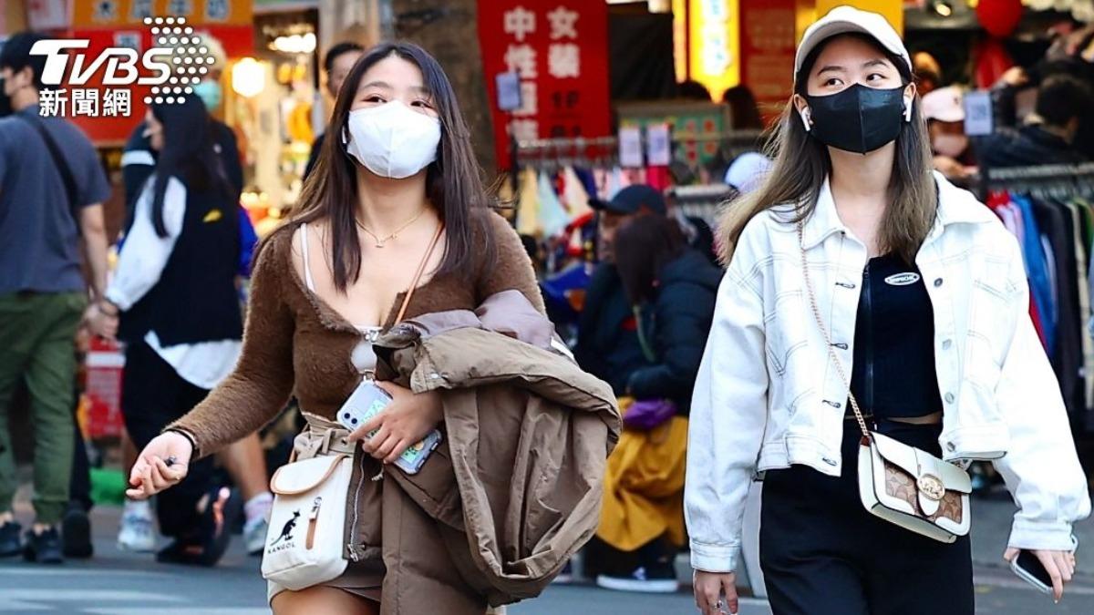 Northeastern monsoon brings showers to Taiwan regions (TVBS News)