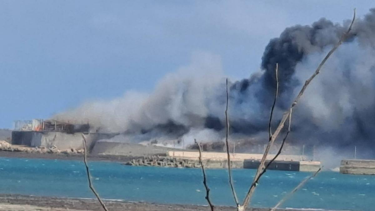 Fire at Penghu landfill rages on (Courtesy of Penghu News FB)