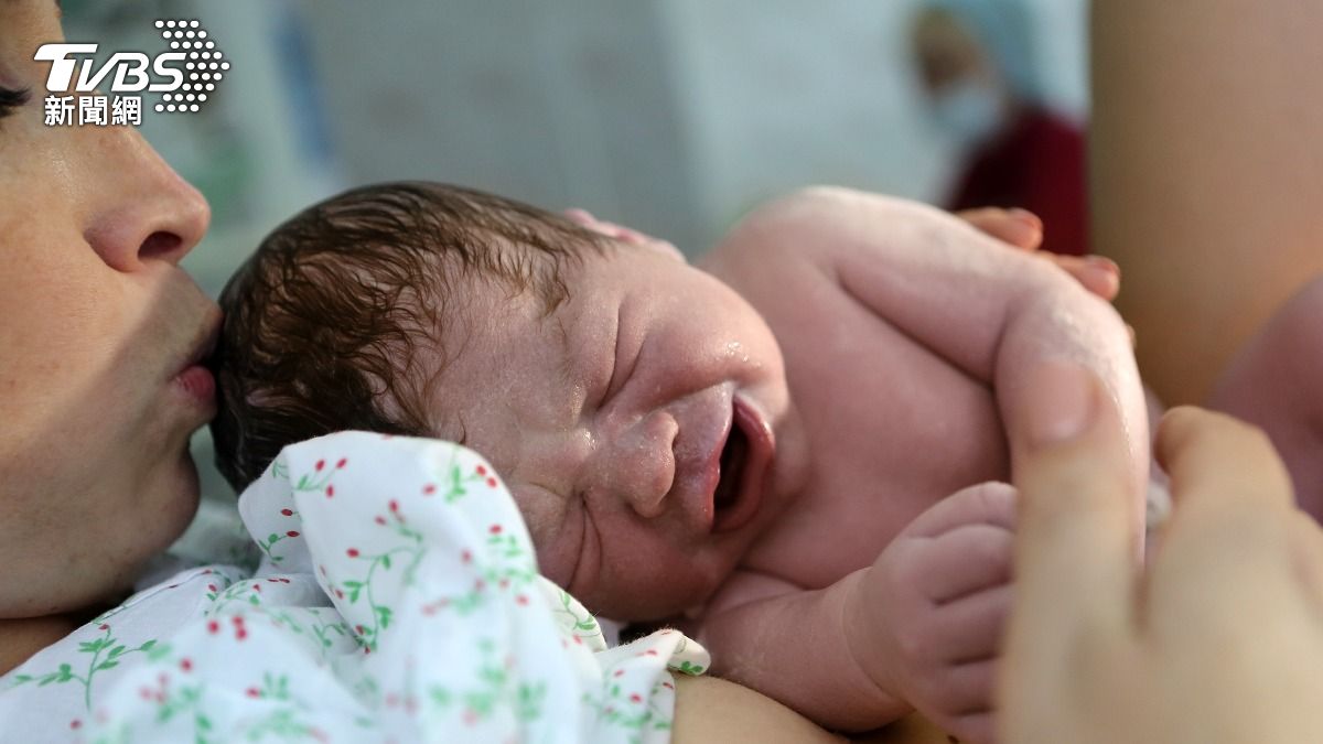 Taiwan sees record low births in 2024, continuing decline (Shutterstock)