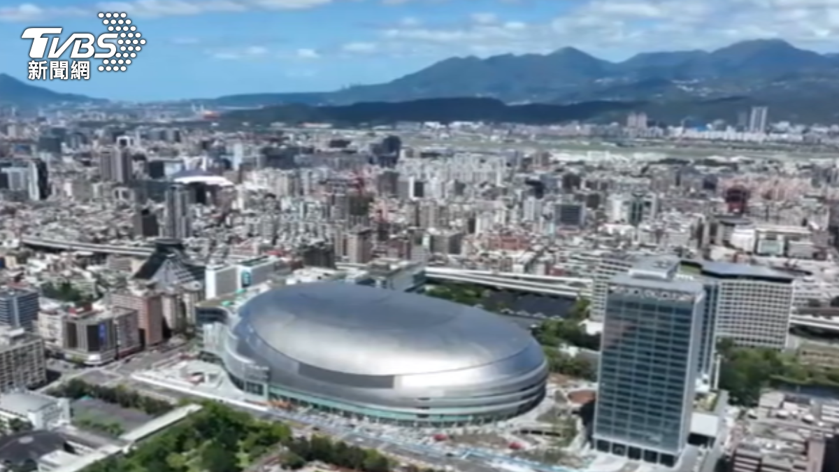 Farglory Dome assures public cracks are just paint fissures (TVBS News)
