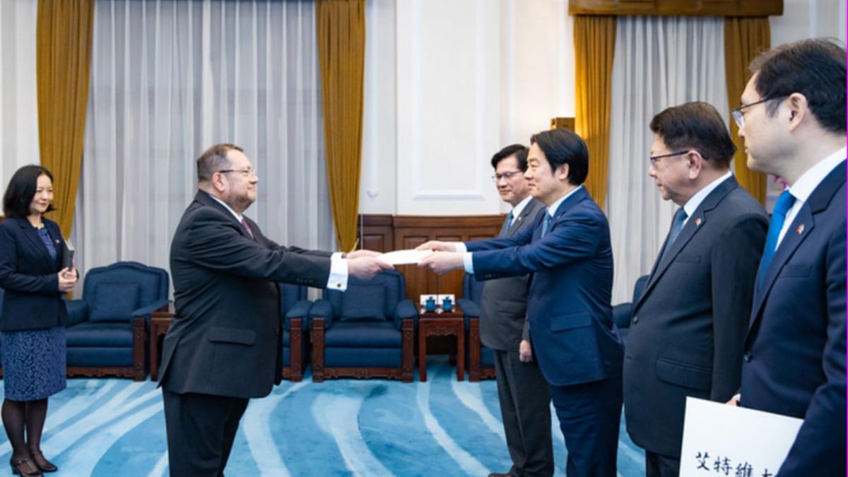 Taiwan welcomes new Guatemalan envoy (Courtesy of the Presidential Office)