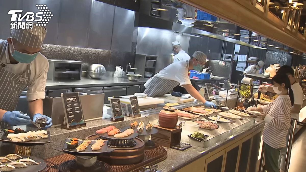 Taipei restaurant faces closure over food poisoning scare (TVBS News)