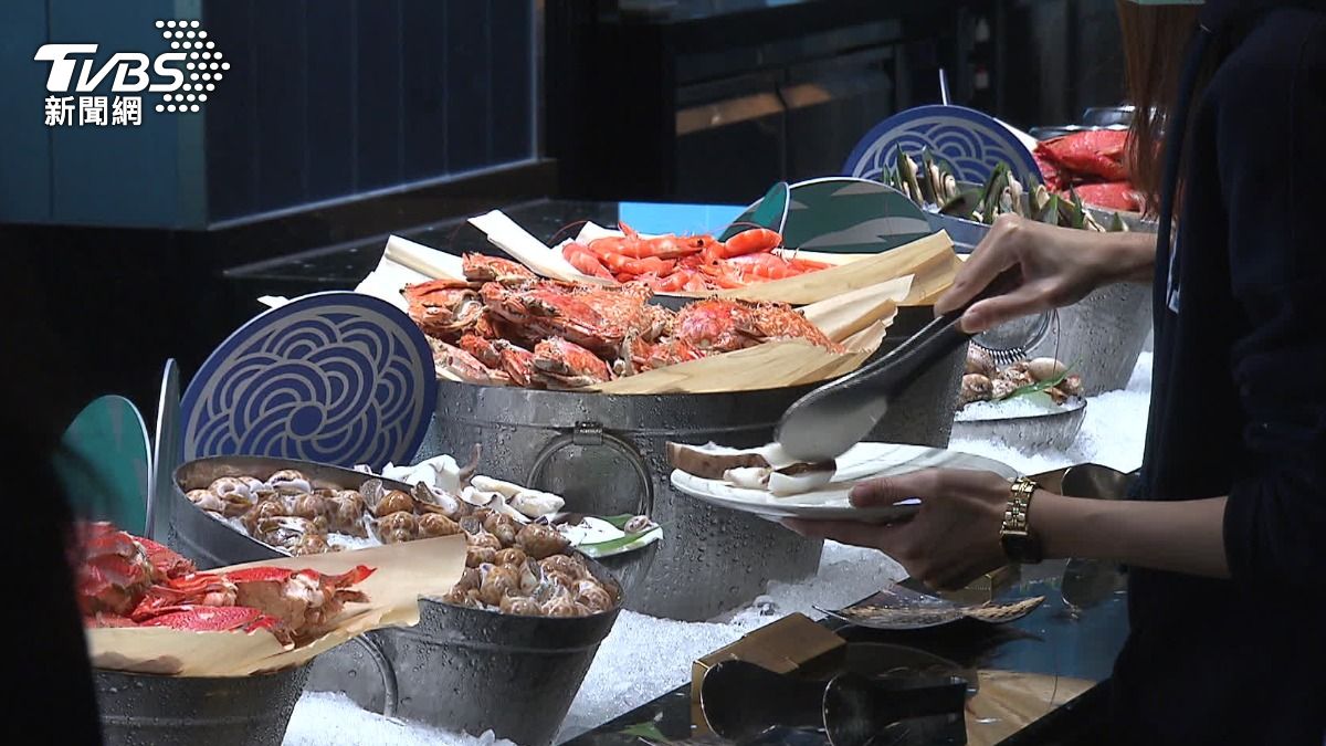Feastogether offers compensation for food poisoning cases (TVBS News)