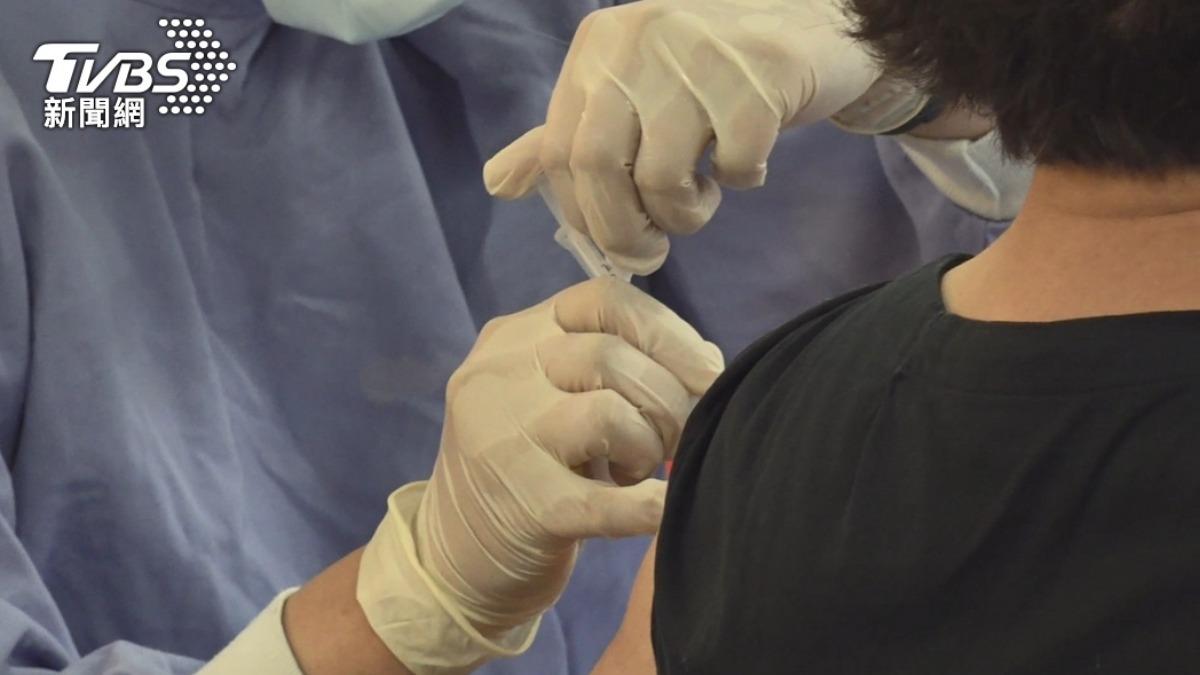 Pingtung runs out of 2024 flu vaccines after surge (TVBS News)