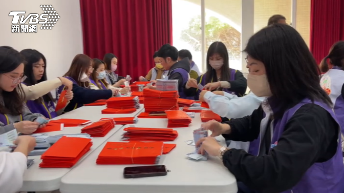 Seniors in Changhua receive NT$6,000 for Lunar New Year (TVBS News)