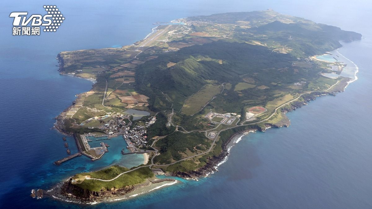 Japan strengthens defense near Taiwan (AP)