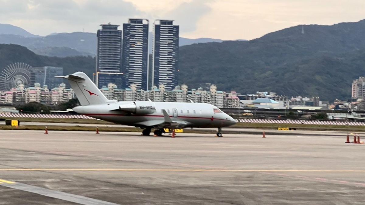 Barbie Hsu’s ashes arrive in Taipei (TVBS News)