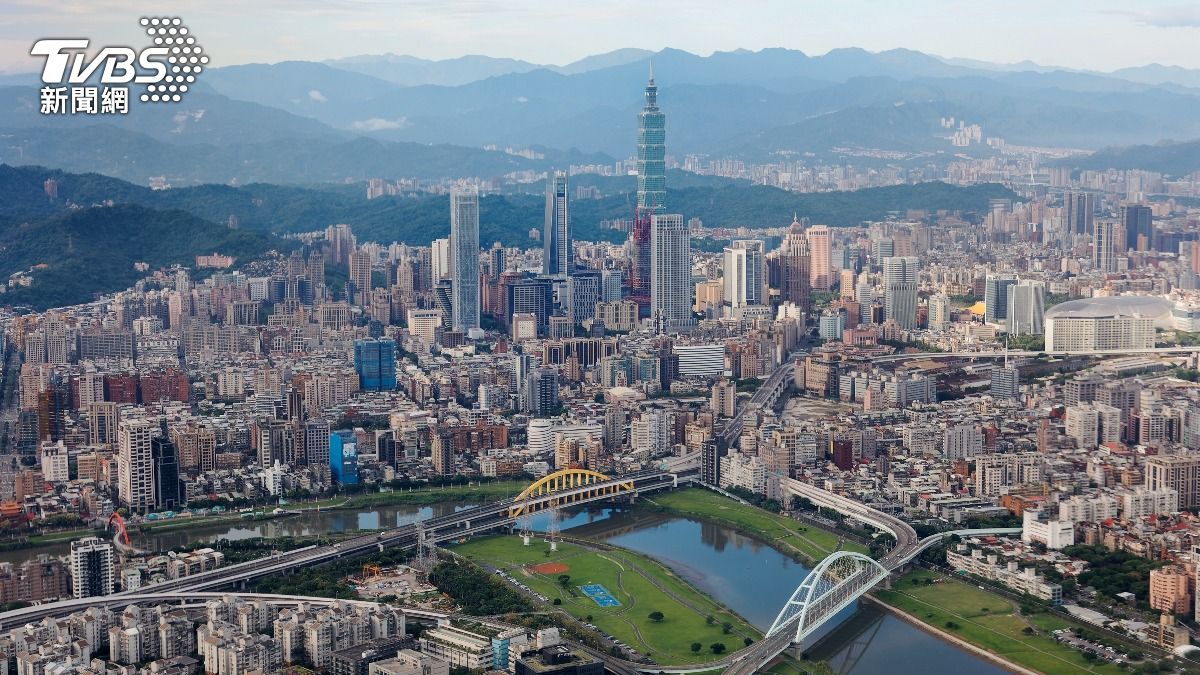 Taipei residents’ debt to drop by 2025 (Shutterstock)