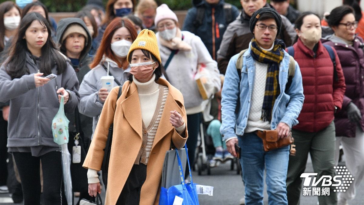 Taiwan braces for cold surge, alerts issued in eight areas (TVBS News)