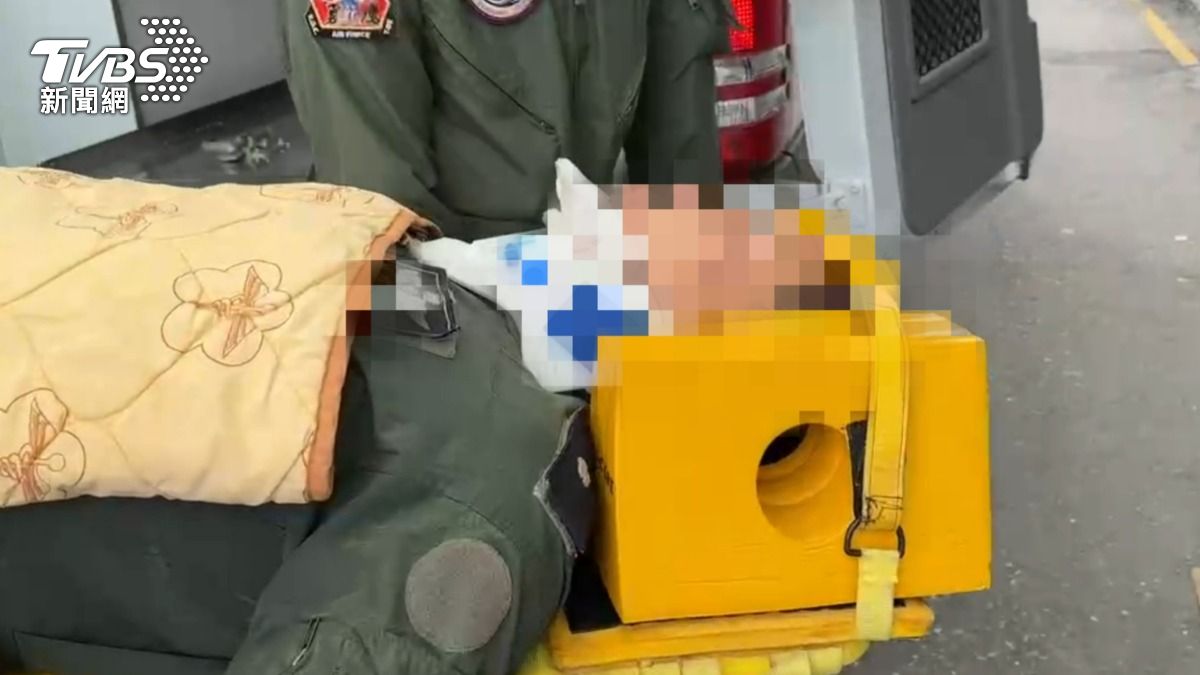 Brave Eagle jet crashes into sea (TVBS News)