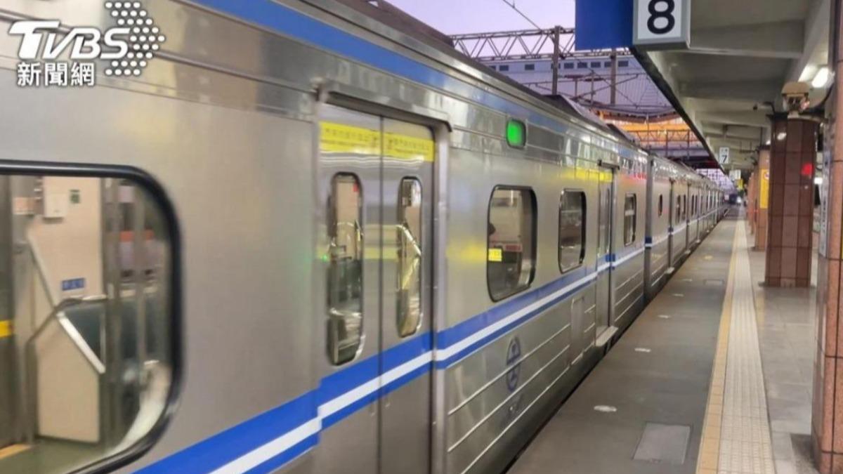 Rail and sea travel ready for Tomb Sweeping holiday (TVBS News)